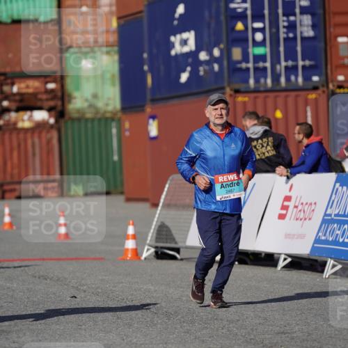 03.10.2025 - Köhlbrandbrückenlauf Michael Burmester http://msf.ph/oto/9031264 03.10.2025 10:37:13 Ziel 2153, 2487, 2606, 3298 meine-sportfotos.de