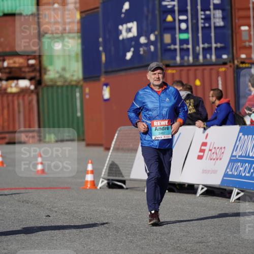 03.10.2025 - Köhlbrandbrückenlauf Michael Burmester http://msf.ph/oto/9031268 03.10.2025 10:37:13 Ziel 2153, 2487, 2606, 3298 meine-sportfotos.de