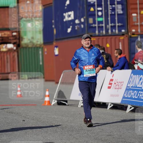 03.10.2025 - Köhlbrandbrückenlauf Michael Burmester http://msf.ph/oto/9031273 03.10.2025 10:37:13 Ziel 2153, 2487, 2606, 3298 meine-sportfotos.de