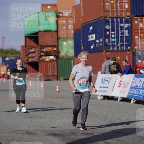 03.10.2025 - Köhlbrandbrückenlauf Michael Burmester http://msf.ph/oto/9031313 03.10.2025 10:37:20 Ziel 1958, 2153, 2238, 2487, 3298 meine-sportfotos.de