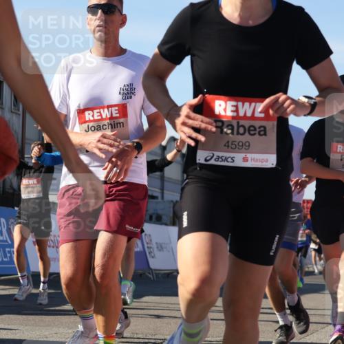 03.10.2025 - Köhlbrandbrückenlauf Luisa Fischer http://msf.ph/oto/9031333 03.10.2025 13:05:47 Ziel 4066, 4133, 4290, 4296, 4332, 4335, 4336, 4413, 4467, 4564, 4599, 4643, 5676, 5764, 5964, 6281, 6631, 6642, 6786, 6787 meine-sportfotos.de