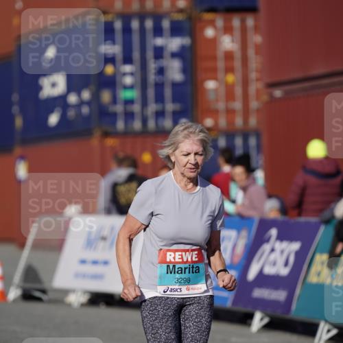 03.10.2025 - Köhlbrandbrückenlauf Michael Burmester http://msf.ph/oto/9031334 03.10.2025 10:37:21 Ziel 1958, 2238, 2487, 3298 meine-sportfotos.de