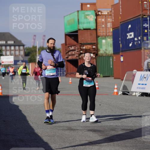 03.10.2025 - Köhlbrandbrückenlauf Michael Burmester http://msf.ph/oto/9031338 03.10.2025 10:37:22 Ziel 1958, 2238, 3298 meine-sportfotos.de