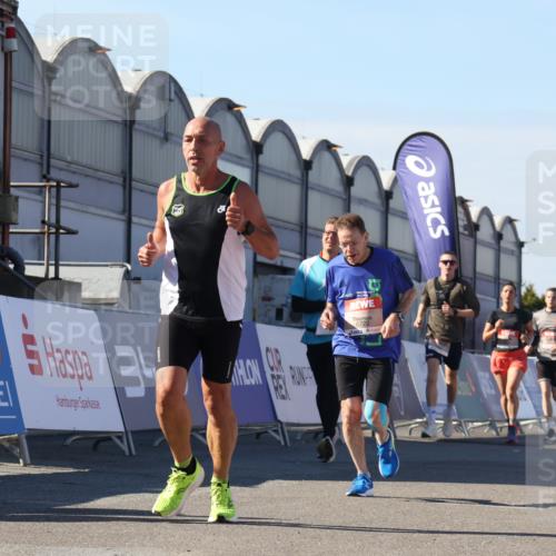 03.10.2025 - Köhlbrandbrückenlauf Luisa Fischer http://msf.ph/oto/9031343 03.10.2025 13:05:51 Ziel 4066, 4133, 4290, 4296, 4327, 4328, 4332, 4335, 4336, 4413, 4467, 4564, 4599, 4643, 4761, 5676, 5764, 5964, 6214, 6533, 6631, 6642, 6720, 6786, 6787 meine-sportfotos.de