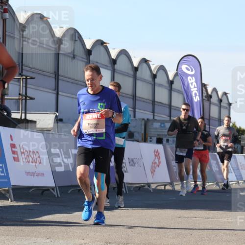 03.10.2025 - Köhlbrandbrückenlauf Luisa Fischer http://msf.ph/oto/9031351 03.10.2025 13:05:52 Ziel 4066, 4133, 4290, 4296, 4327, 4328, 4332, 4335, 4336, 4413, 4467, 4564, 4599, 4643, 4761, 5676, 5764, 5964, 6214, 6305, 6533, 6631, 6642, 6720 meine-sportfotos.de