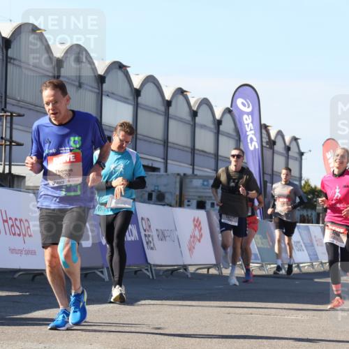 03.10.2025 - Köhlbrandbrückenlauf Luisa Fischer http://msf.ph/oto/9031357 03.10.2025 13:05:52 Ziel 4066, 4133, 4290, 4296, 4327, 4328, 4332, 4335, 4336, 4413, 4467, 4564, 4599, 4643, 4761, 5676, 5764, 5964, 6214, 6305, 6533, 6631, 6642, 6720 meine-sportfotos.de
