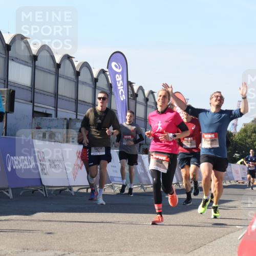 03.10.2025 - Köhlbrandbrückenlauf Luisa Fischer http://msf.ph/oto/9031363 03.10.2025 13:05:53 Ziel 4066, 4133, 4290, 4302, 4327, 4328, 4335, 4336, 4413, 4467, 4564, 4599, 4643, 4761, 4954, 5764, 5964, 6158, 6214, 6305, 6533, 6631, 6642, 6720 meine-sportfotos.de