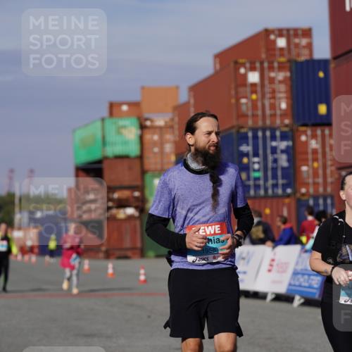 03.10.2025 - Köhlbrandbrückenlauf Michael Burmester http://msf.ph/oto/9031379 03.10.2025 10:37:26 Ziel 1958, 2238 meine-sportfotos.de