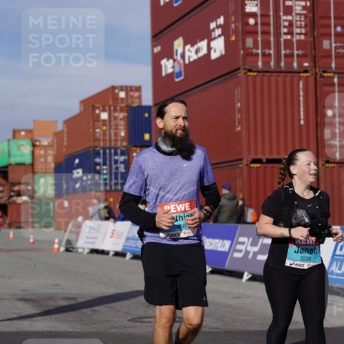 03.10.2025 - Köhlbrandbrückenlauf Michael Burmester http://msf.ph/oto/9031386 03.10.2025 10:37:27 Ziel 1958, 2238 meine-sportfotos.de