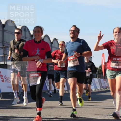 03.10.2025 - Köhlbrandbrückenlauf Luisa Fischer http://msf.ph/oto/9031388 03.10.2025 13:05:55 Ziel 4066, 4133, 4290, 4302, 4327, 4328, 4335, 4336, 4413, 4467, 4564, 4599, 4643, 4761, 4954, 5096, 5764, 5964, 6158, 6214, 6305, 6533, 6631, 6642, 6720 meine-sportfotos.de