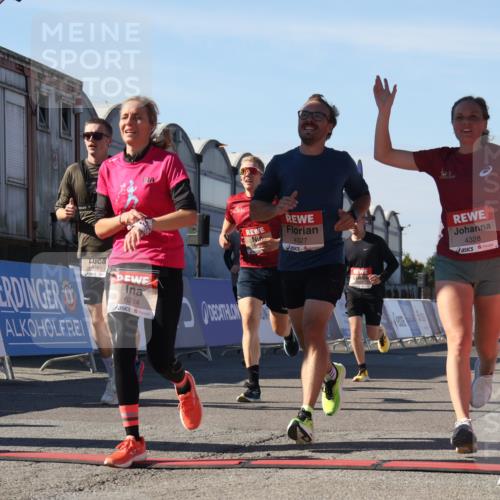 03.10.2025 - Köhlbrandbrückenlauf Luisa Fischer http://msf.ph/oto/9031391 03.10.2025 13:05:56 Ziel 4066, 4133, 4290, 4302, 4327, 4328, 4335, 4336, 4413, 4467, 4599, 4643, 4761, 4954, 5096, 5764, 5964, 6158, 6214, 6305, 6533, 6631, 6642, 6720 meine-sportfotos.de