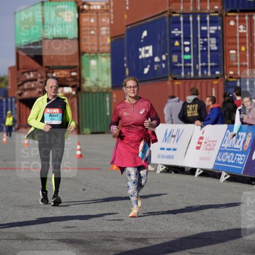 03.10.2025 - Köhlbrandbrückenlauf Michael Burmester http://msf.ph/oto/9031392 03.10.2025 10:37:35 Ziel 1988, 2390, 2505 meine-sportfotos.de