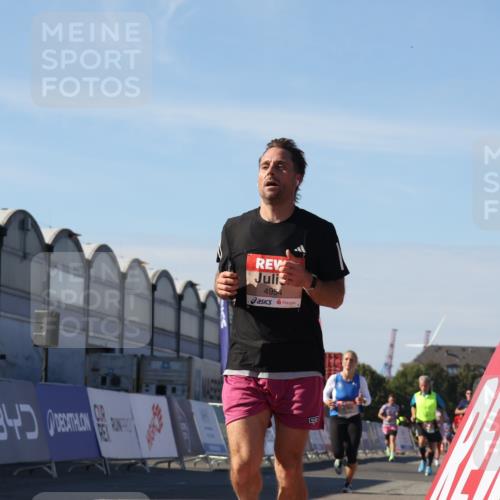 03.10.2025 - Köhlbrandbrückenlauf Luisa Fischer http://msf.ph/oto/9031417 03.10.2025 13:05:58 Ziel 4066, 4290, 4302, 4327, 4328, 4335, 4336, 4413, 4643, 4761, 4954, 5096, 5764, 6158, 6214, 6305, 6510, 6533, 6631, 6642, 6720 meine-sportfotos.de