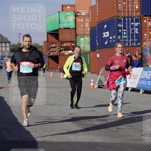 03.10.2025 - Köhlbrandbrückenlauf Michael Burmester http://msf.ph/oto/9031419 03.10.2025 10:37:36 Ziel 1988, 2390, 2505 meine-sportfotos.de
