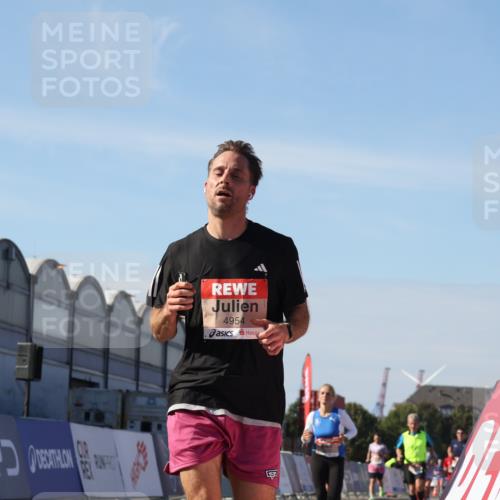 03.10.2025 - Köhlbrandbrückenlauf Luisa Fischer http://msf.ph/oto/9031421 03.10.2025 13:05:59 Ziel 4066, 4290, 4302, 4327, 4328, 4335, 4336, 4413, 4643, 4761, 4954, 5096, 5764, 6158, 6214, 6305, 6510, 6533, 6642, 6720 meine-sportfotos.de