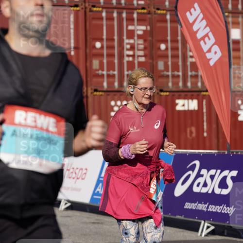 03.10.2025 - Köhlbrandbrückenlauf Michael Burmester http://msf.ph/oto/9031460 03.10.2025 10:37:40 Ziel 1988, 2390, 2505 meine-sportfotos.de