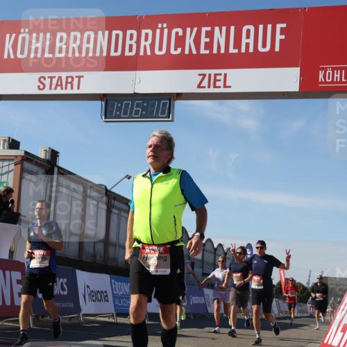03.10.2025 - Köhlbrandbrückenlauf Luisa Fischer http://msf.ph/oto/9031472 03.10.2025 13:06:09 Ziel 4302, 4504, 4635, 4738, 4954, 5096, 6158, 6222, 6224, 6323, 6356, 6510, 6850 meine-sportfotos.de