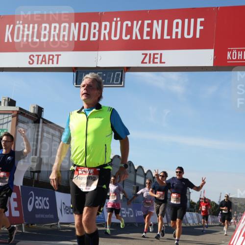 03.10.2025 - Köhlbrandbrückenlauf Luisa Fischer http://msf.ph/oto/9031476 03.10.2025 13:06:09 Ziel 4302, 4504, 4635, 4738, 4954, 5096, 6158, 6222, 6224, 6323, 6356, 6510, 6850 meine-sportfotos.de