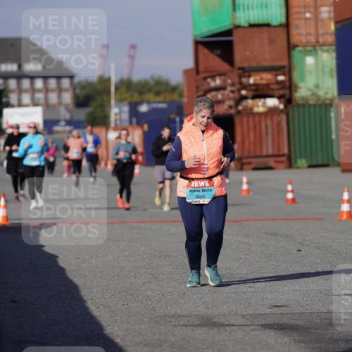 03.10.2025 - Köhlbrandbrückenlauf Michael Burmester http://msf.ph/oto/9031478 03.10.2025 10:37:47 Ziel 2688 meine-sportfotos.de