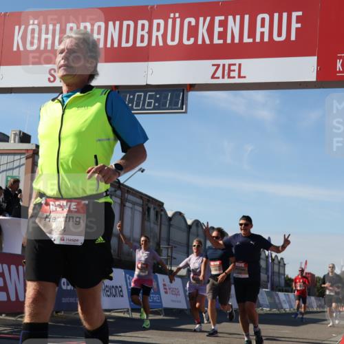 03.10.2025 - Köhlbrandbrückenlauf Luisa Fischer http://msf.ph/oto/9031479 03.10.2025 13:06:09 Ziel 4302, 4504, 4635, 4738, 4954, 5096, 6158, 6222, 6224, 6323, 6356, 6510, 6850 meine-sportfotos.de