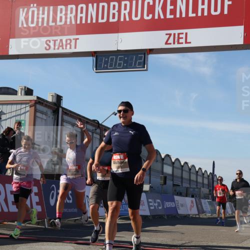 03.10.2025 - Köhlbrandbrückenlauf Luisa Fischer http://msf.ph/oto/9031492 03.10.2025 13:06:11 Ziel 4504, 4635, 4738, 5096, 6222, 6224, 6323, 6356, 6510, 6850 meine-sportfotos.de