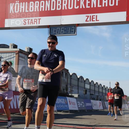 03.10.2025 - Köhlbrandbrückenlauf Luisa Fischer http://msf.ph/oto/9031498 03.10.2025 13:06:11 Ziel 4504, 4635, 4738, 5096, 6222, 6224, 6323, 6356, 6510, 6850 meine-sportfotos.de