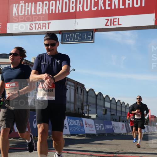 03.10.2025 - Köhlbrandbrückenlauf Luisa Fischer http://msf.ph/oto/9031502 03.10.2025 13:06:12 Ziel 4504, 4635, 4738, 6222, 6224, 6323, 6356, 6510, 6850 meine-sportfotos.de
