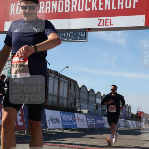 03.10.2025 - Köhlbrandbrückenlauf Luisa Fischer http://msf.ph/oto/9031509 03.10.2025 13:06:12 Ziel 4504, 4635, 4738, 6222, 6224, 6323, 6356, 6510, 6850 meine-sportfotos.de