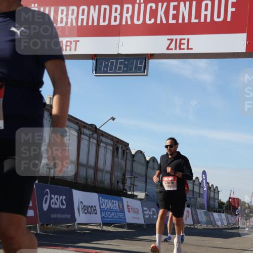 03.10.2025 - Köhlbrandbrückenlauf Luisa Fischer http://msf.ph/oto/9031513 03.10.2025 13:06:13 Ziel 4504, 4635, 4738, 6222, 6224, 6323, 6356, 6510, 6850 meine-sportfotos.de