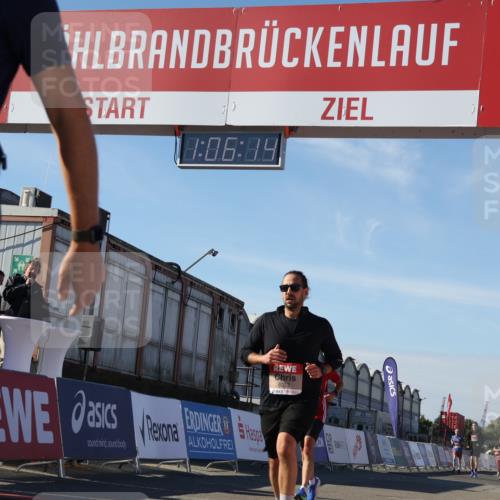 03.10.2025 - Köhlbrandbrückenlauf Luisa Fischer http://msf.ph/oto/9031515 03.10.2025 13:06:13 Ziel 4504, 4635, 4738, 6222, 6224, 6323, 6356, 6510, 6850 meine-sportfotos.de