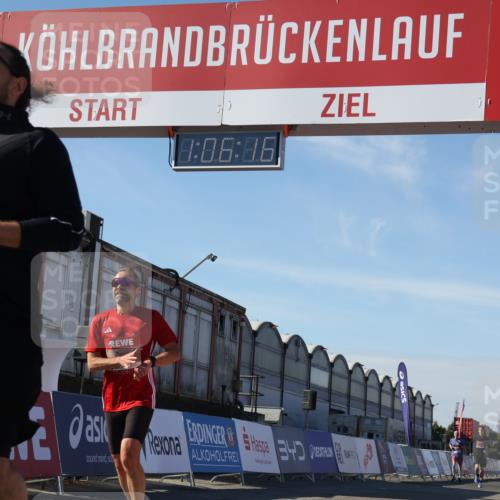 03.10.2025 - Köhlbrandbrückenlauf Luisa Fischer http://msf.ph/oto/9031529 03.10.2025 13:06:14 Ziel 4504, 4635, 4738, 6222, 6224, 6323, 6356, 6850 meine-sportfotos.de