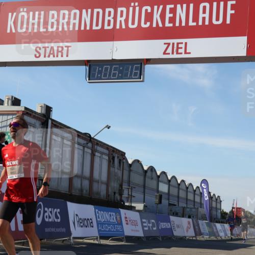 03.10.2025 - Köhlbrandbrückenlauf Luisa Fischer http://msf.ph/oto/9031533 03.10.2025 13:06:15 Ziel 4504, 4635, 4738, 6222, 6224, 6323, 6356, 6850 meine-sportfotos.de