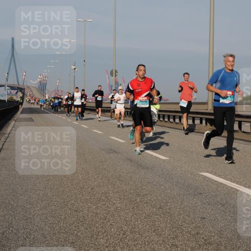03.10.2025 - Köhlbrandbrückenlauf Fabian Wolf http://msf.ph/oto/9031543 03.10.2025 09:45:46 Position 3 1297 meine-sportfotos.de