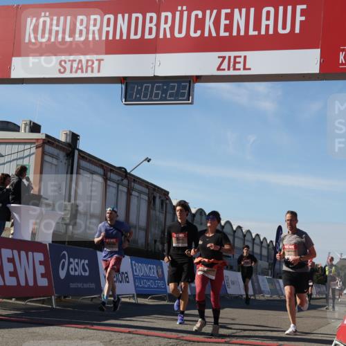 03.10.2025 - Köhlbrandbrückenlauf Luisa Fischer http://msf.ph/oto/9031547 03.10.2025 13:06:22 Ziel 4124, 4550, 4658, 4659, 5563, 5641, 5970, 6193, 6323, 6850 meine-sportfotos.de