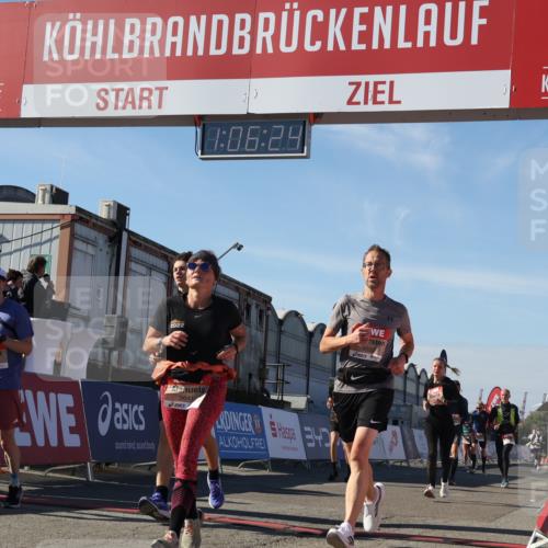 03.10.2025 - Köhlbrandbrückenlauf Luisa Fischer http://msf.ph/oto/9031559 03.10.2025 13:06:23 Ziel 4124, 4550, 4658, 4659, 5563, 5641, 5970, 6193, 6323, 6850 meine-sportfotos.de