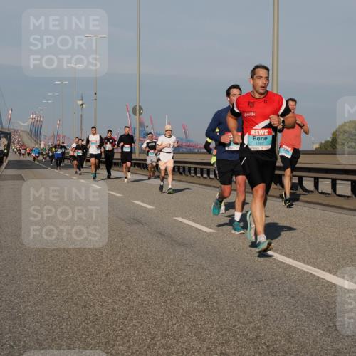 03.10.2025 - Köhlbrandbrückenlauf Fabian Wolf http://msf.ph/oto/9031562 03.10.2025 09:45:47 Position 3 1297 meine-sportfotos.de