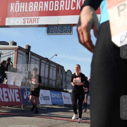 03.10.2025 - Köhlbrandbrückenlauf Luisa Fischer http://msf.ph/oto/9031584 03.10.2025 13:06:25 Ziel 4124, 4396, 4550, 4658, 4659, 5563, 5641, 5970, 6193, 6850 meine-sportfotos.de