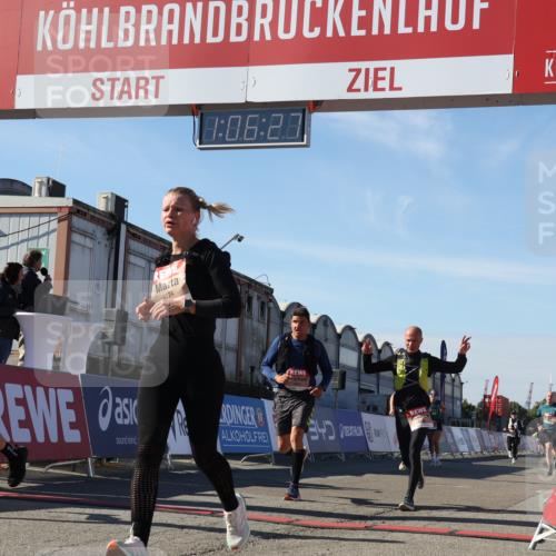 03.10.2025 - Köhlbrandbrückenlauf Luisa Fischer http://msf.ph/oto/9031587 03.10.2025 13:06:26 Ziel 4015, 4122, 4124, 4396, 4550, 4658, 4659, 5563, 5641, 5970, 6193 meine-sportfotos.de