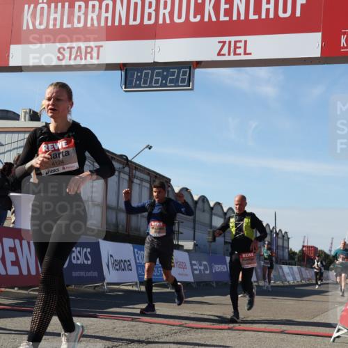 03.10.2025 - Köhlbrandbrückenlauf Luisa Fischer http://msf.ph/oto/9031591 03.10.2025 13:06:26 Ziel 4015, 4122, 4124, 4396, 4550, 4658, 4659, 5563, 5641, 5970, 6193 meine-sportfotos.de