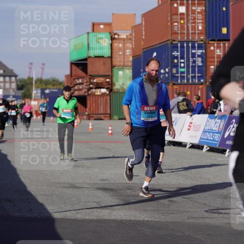03.10.2025 - Köhlbrandbrückenlauf Michael Burmester http://msf.ph/oto/9031605 03.10.2025 10:38:08 Ziel 2453, 2602, 2659, 3097 meine-sportfotos.de