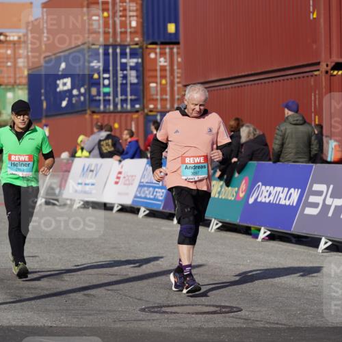 03.10.2025 - Köhlbrandbrückenlauf Michael Burmester http://msf.ph/oto/9031631 03.10.2025 10:38:11 Ziel 2453, 2527, 2659, 3097 meine-sportfotos.de