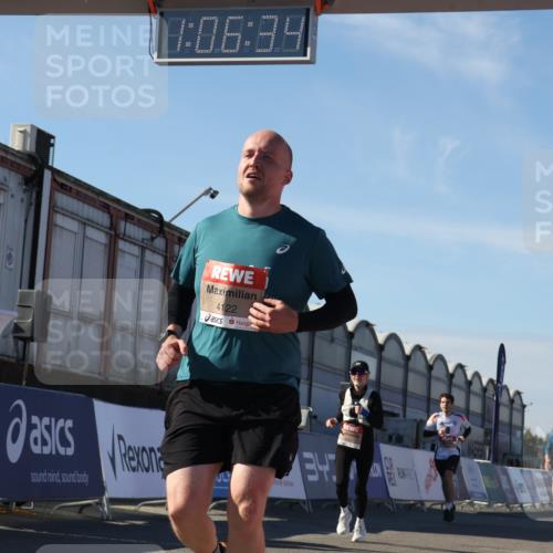 03.10.2025 - Köhlbrandbrückenlauf Luisa Fischer http://msf.ph/oto/9031652 03.10.2025 13:06:32 Ziel 4015, 4026, 4122, 4124, 4151, 4312, 4396, 4550, 4658, 4659, 5563, 5641, 5970, 6193, 6256 meine-sportfotos.de
