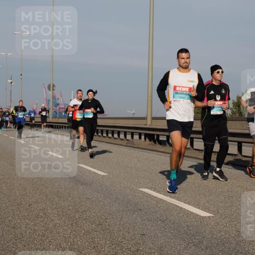 03.10.2025 - Köhlbrandbrückenlauf Fabian Wolf http://msf.ph/oto/9031674 03.10.2025 09:45:56 Position 3 2004, 3343, 1109 meine-sportfotos.de