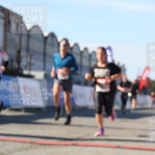 03.10.2025 - Köhlbrandbrückenlauf Luisa Fischer http://msf.ph/oto/9031684 03.10.2025 13:06:35 Ziel 4015, 4026, 4122, 4124, 4151, 4312, 4396, 4405, 4658, 4659, 5563, 5798, 6061, 6256, 6721 meine-sportfotos.de