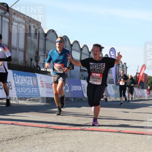 03.10.2025 - Köhlbrandbrückenlauf Luisa Fischer http://msf.ph/oto/9031687 03.10.2025 13:06:36 Ziel 4015, 4026, 4122, 4124, 4151, 4312, 4396, 4405, 4658, 4659, 5563, 5798, 6061, 6256, 6721 meine-sportfotos.de