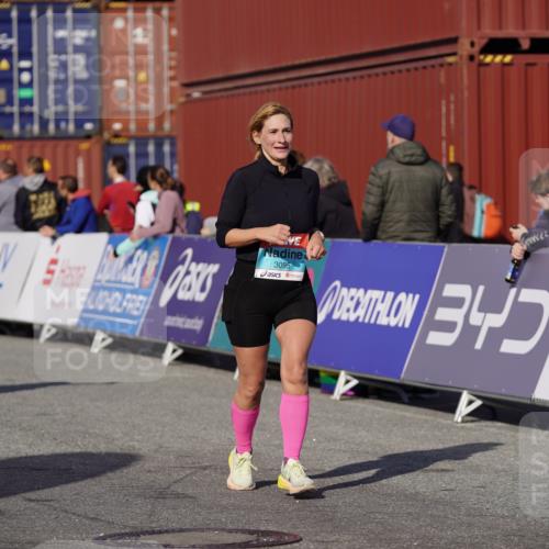 03.10.2025 - Köhlbrandbrückenlauf Michael Burmester http://msf.ph/oto/9031688 03.10.2025 10:38:22 Ziel 2440, 2527, 2662, 2859, 2860, 3095, 3621 meine-sportfotos.de