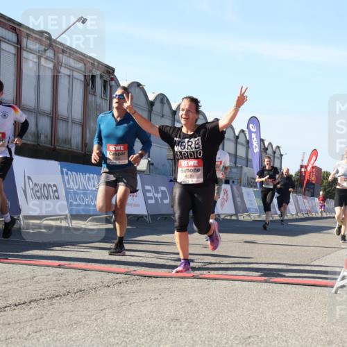 03.10.2025 - Köhlbrandbrückenlauf Luisa Fischer http://msf.ph/oto/9031690 03.10.2025 13:06:36 Ziel 4015, 4026, 4122, 4124, 4151, 4312, 4396, 4405, 4658, 4659, 5563, 5798, 6061, 6256, 6721 meine-sportfotos.de