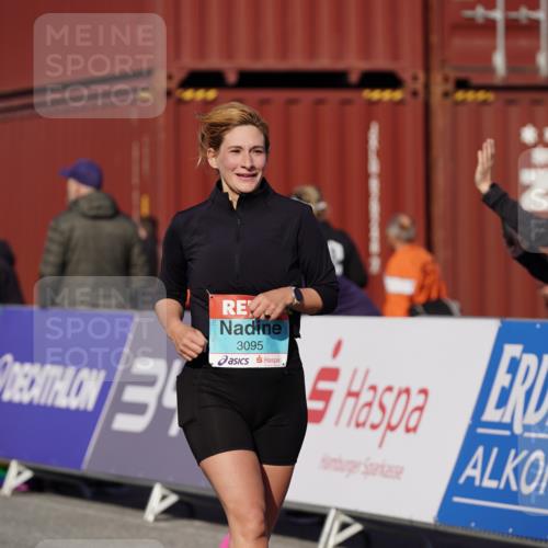 03.10.2025 - Köhlbrandbrückenlauf Michael Burmester http://msf.ph/oto/9031698 03.10.2025 10:38:24 Ziel 2042, 2440, 2662, 2859, 2860, 3095, 3437, 3438, 3442, 3621 meine-sportfotos.de