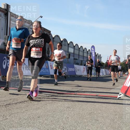 03.10.2025 - Köhlbrandbrückenlauf Luisa Fischer http://msf.ph/oto/9031704 03.10.2025 13:06:37 Ziel 4015, 4026, 4122, 4151, 4312, 4396, 4405, 4658, 4659, 5798, 5971, 6061, 6256, 6721 meine-sportfotos.de