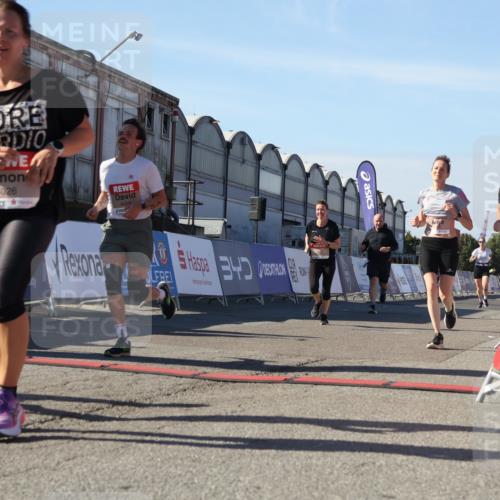 03.10.2025 - Köhlbrandbrückenlauf Luisa Fischer http://msf.ph/oto/9031711 03.10.2025 13:06:38 Ziel 4015, 4026, 4122, 4151, 4312, 4396, 4405, 4658, 5798, 5971, 6061, 6256, 6721 meine-sportfotos.de